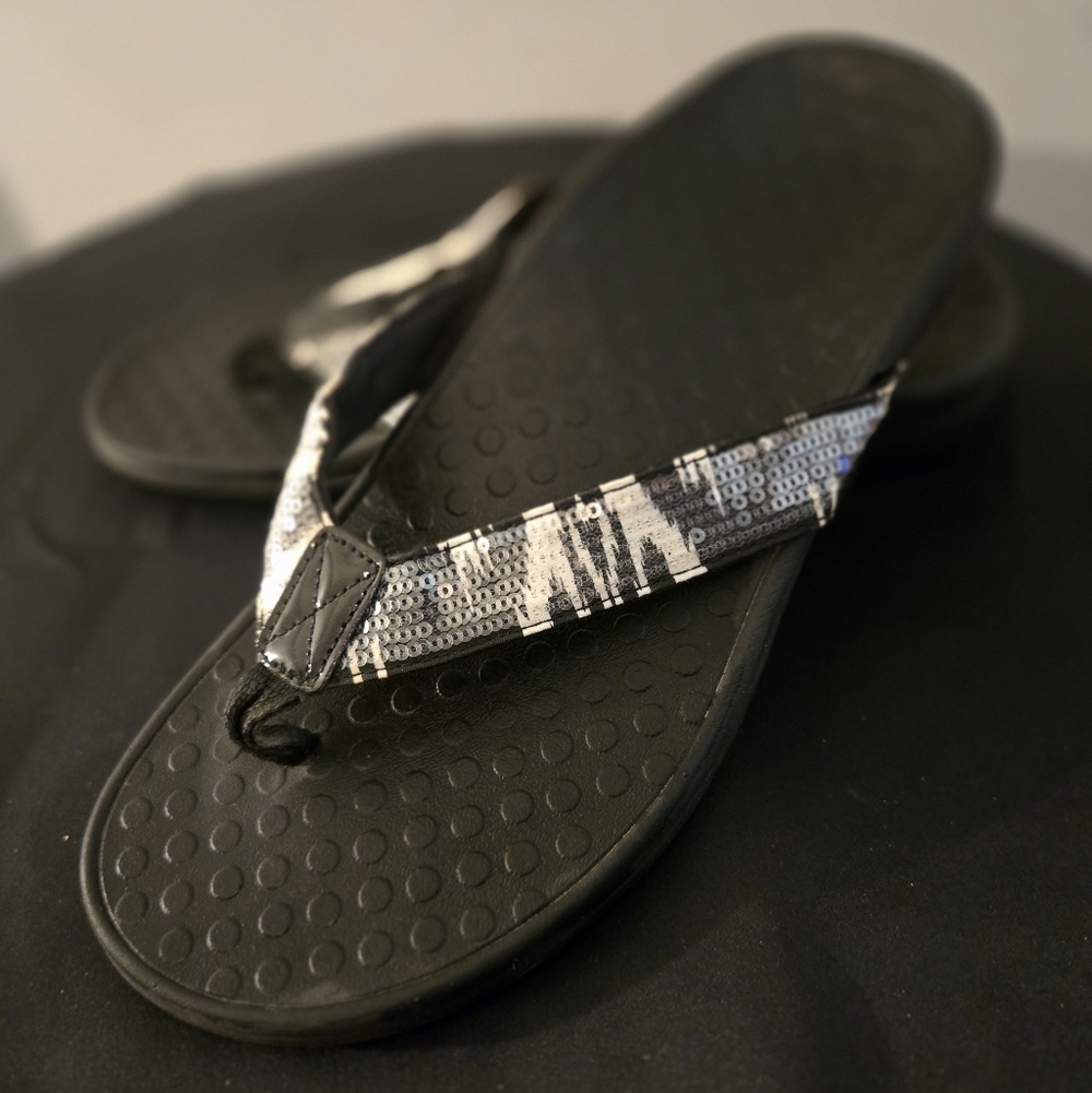Vionic Tide Toe Post Flip Flop Zebra B/W Sandal Clear Sequin Women Size 8